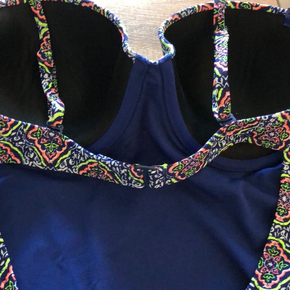 Geometric Print Bathing Suit - Picture 4 of 6